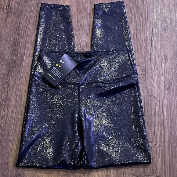 Nike THE ONE tight fit leggings - Picture 2 of 3